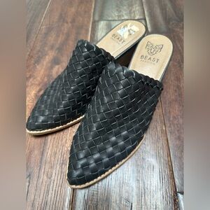 BEAST FASHION Black Woven Slip-On Mules